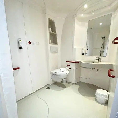 Hotel Logis - & Restaurant Le Grand Terre 2*
