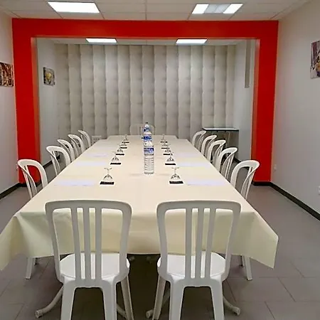 Le Grand Terre Hotel Chartronges