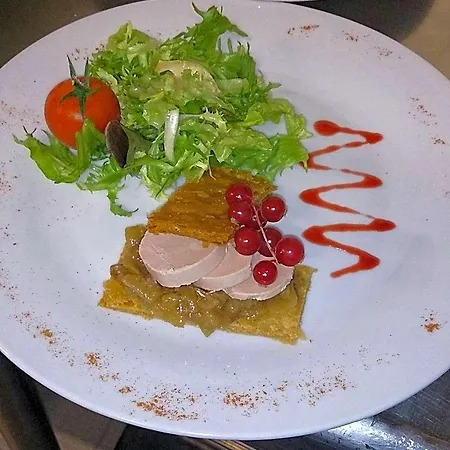 Logis - & Restaurant Le Grand Terre Chartronges