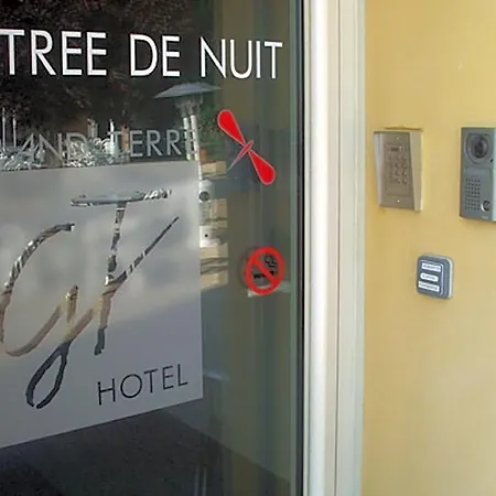 Le Grand Terre Hotel Chartronges