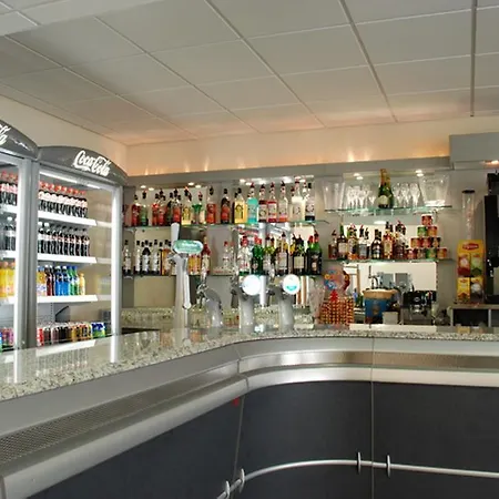 Logis - & Restaurant Le Grand Terre Chartronges