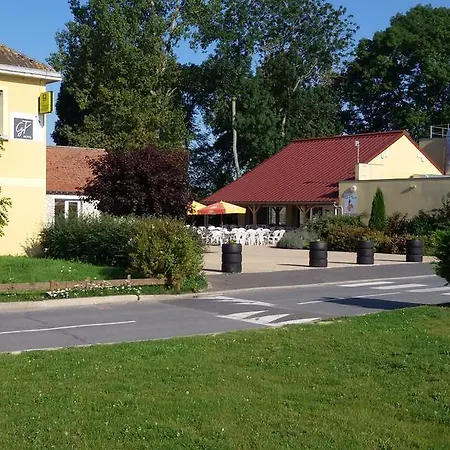 Logis - & Restaurant Le Grand Terre Hotel