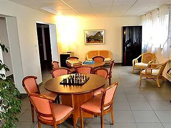 Logis - & Restaurant Le Grand Terre 2* Chartronges