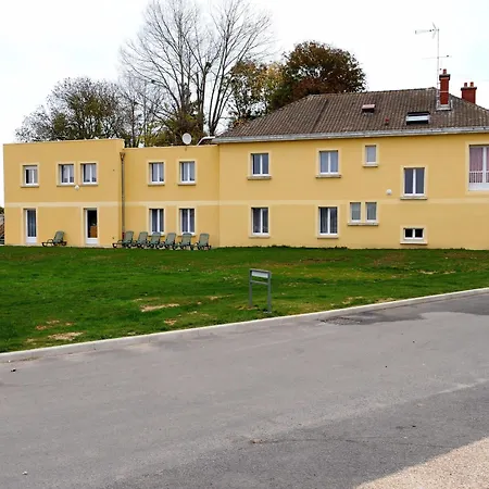Hotel Logis - & Restaurant Le Grand Terre 2*