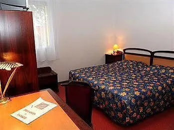 Hotel Logis - & Restaurant Le Grand Terre