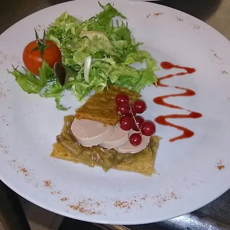 Logis - & Restaurant Le Grand Terre Hotel Chartronges