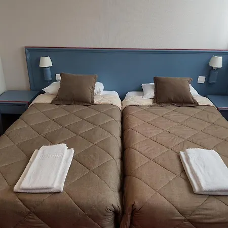 Logis - & Restaurant Le Grand Terre 2* Chartronges